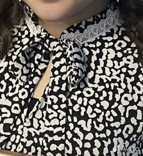 Платье леопардовое с кружевом и воланами