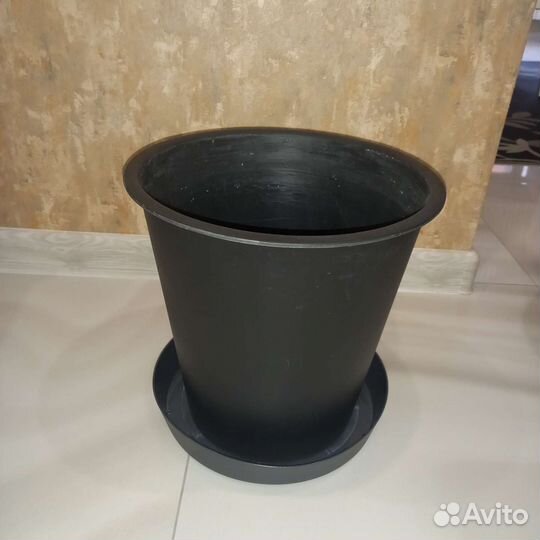 Кашпо из ротанга с горшком