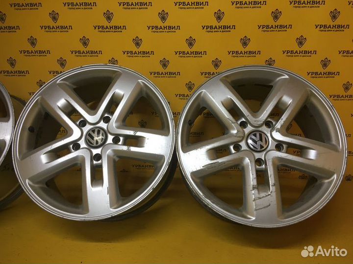Есть трещина. 3 шт. Диски volkswagen- R18 (5х130)