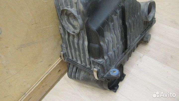 Корпус воздушного фильтра Audi Q7 4L 2005-2015