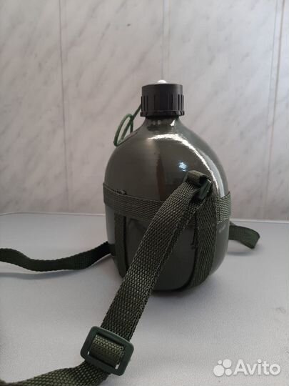 Фляжка походная с лямками через плечо