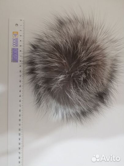 Меховые помпоны из натуральной чернобурки