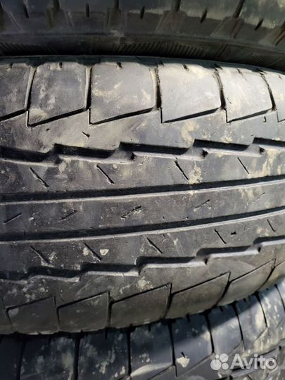 Kumho Road Venture ST KL11 235/75 R16