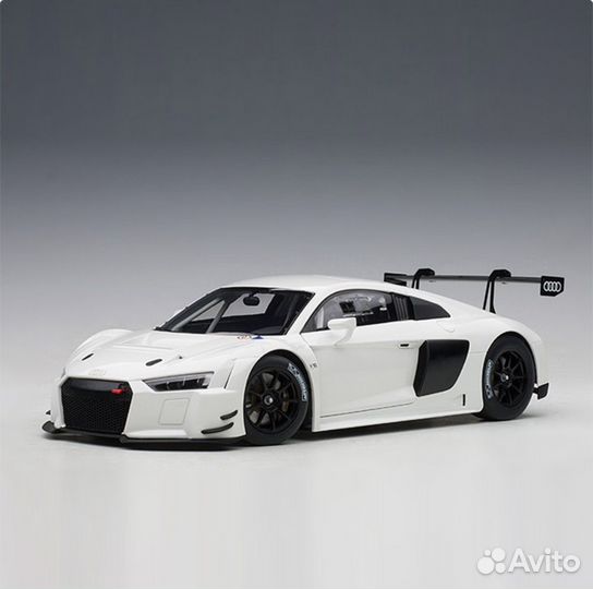 Коллекционная модель Audi R8 LMS 1:18