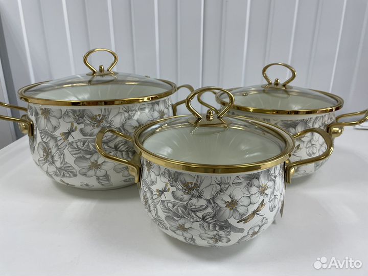 Набор эмалированной посуды