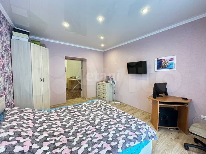 3-к. квартира, 100 м², 2/9 эт.