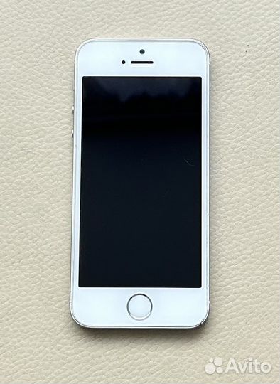 Телефон iPhone SE Silver 32 Gb