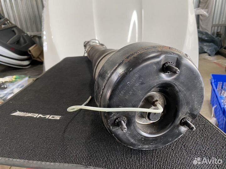 Пневмостойка задняя правая Mercedes Benz W221