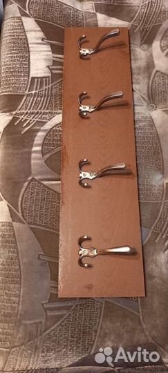 Вешалка настенная в прихожую