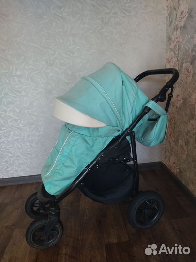 Прогулочная коляска с надувными колесами
