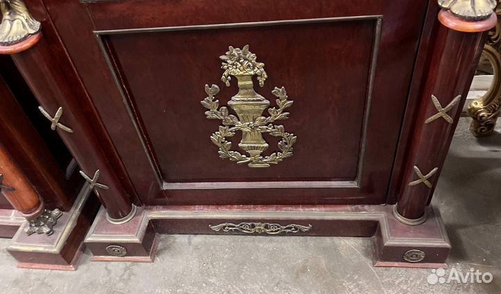 Шкаф книжный. Мебель из массива. Антиквариат