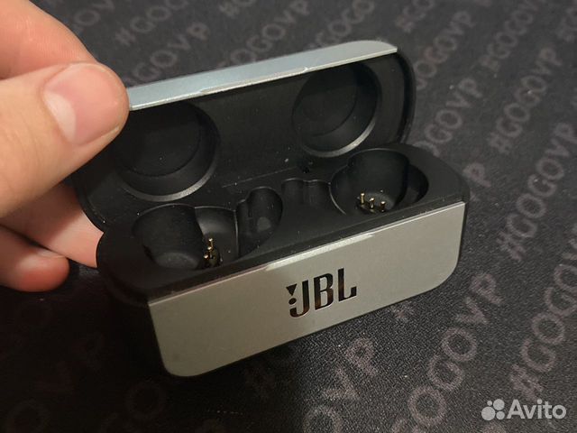 Кейс от наушников jbl reflect flow