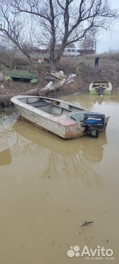 Продаю лодку