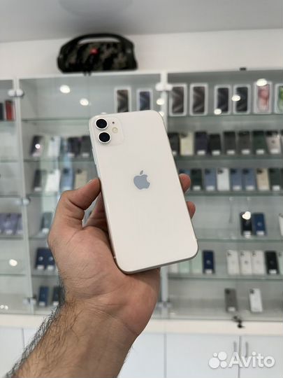 iPhone 11, 64 ГБ