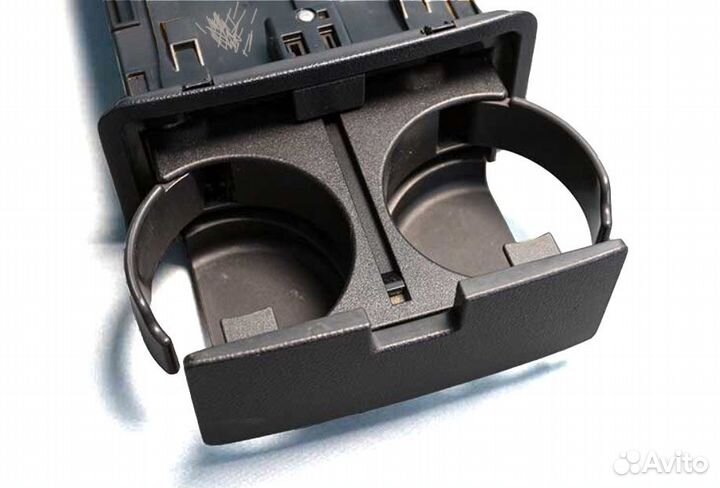 Зажимы подстаканника задний на Nissan Murano Z50