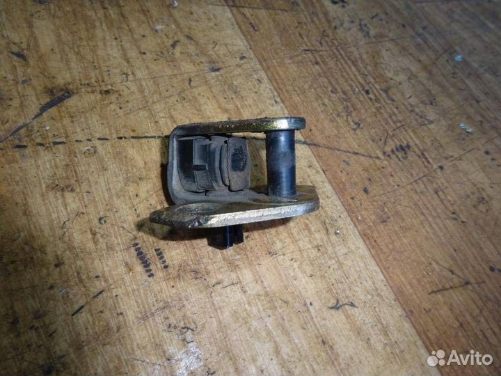 Ответная часть замка двери Ford Focus I 1998-2005