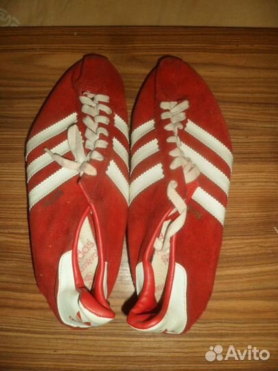 Винтажные шиповки для лёгкой атлетики. Красные