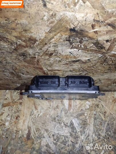 Блок управления двигателем Mazda MPV L33E18881N