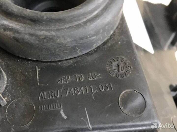 Фара левая Volkswagen Polo