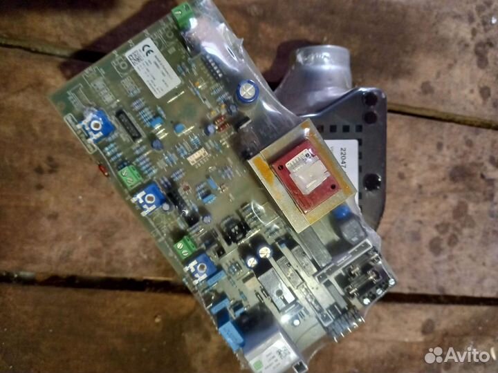 Плата и вентилятор на навесной газовый котёл термо