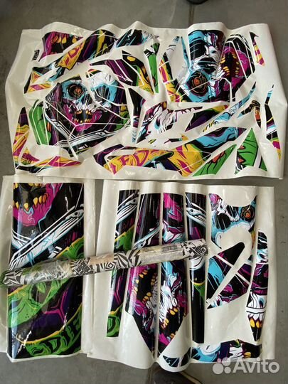 Наклейки Sledwraps на снегоход Ski-Doo Summit XM