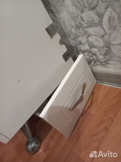 Тумба для ванной с раковиной и зеркалом