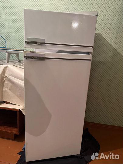 Холодильник 