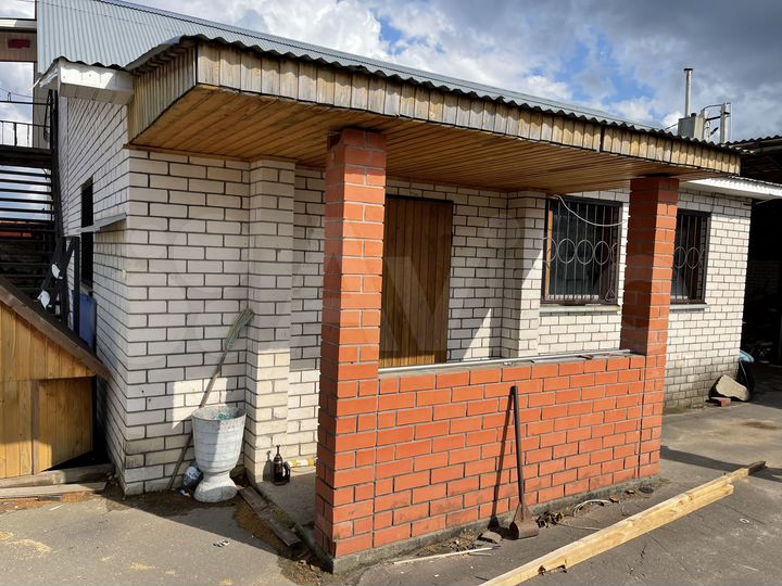 Здание, 374 м²