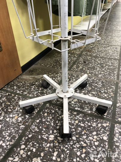 Вращающаяся стойка