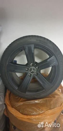 Pirelli P Zero Winter 245/40 R18