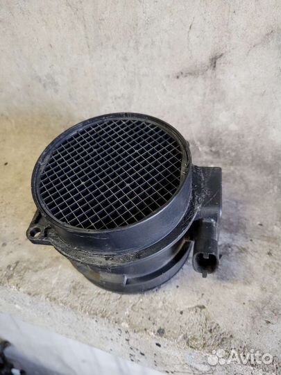 Датчик массового расхода воздуха Cadillac srx 1