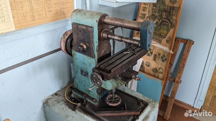 Станки токарные и фрезерный по металлу