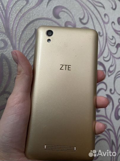 Телефон ZTE