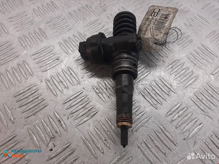 Форсунка Volkswagen Passat B6 2006 038130073AG