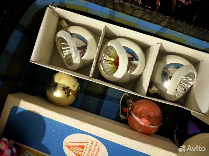 Чемодан ёлочных игрушек