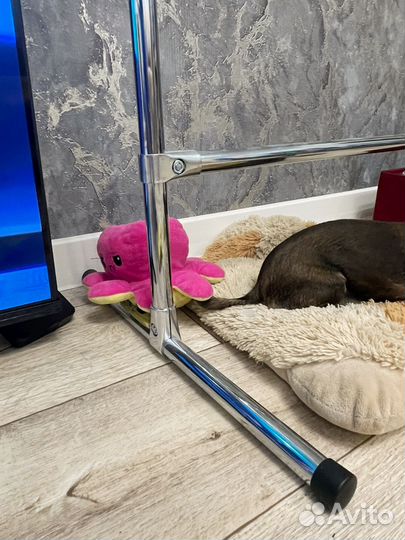 Вешалка напольная металлическая