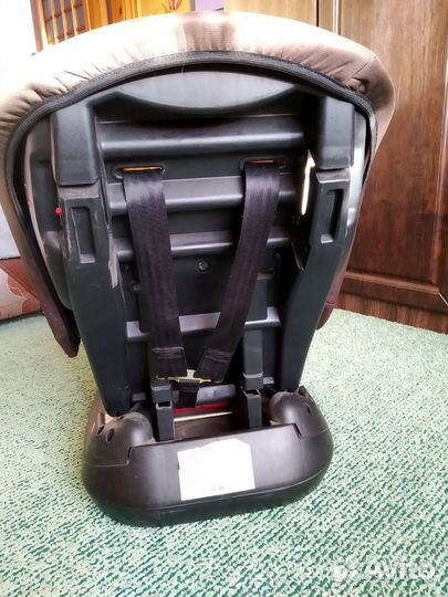 Автомобильное кресло