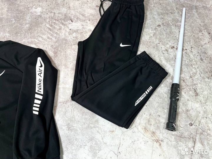 Спортивные костюмы Nike