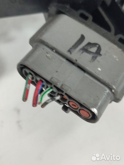 Замок двери передний правый Nissan Serena C25