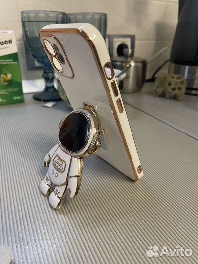 Чехол на iPhone 12