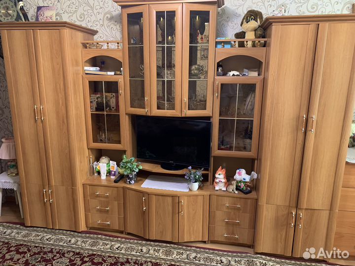 Стенка в гостиную