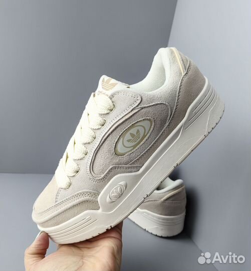 Кроссовки Adidas новые 38 и 39