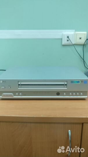 Видеомагнитофон LG