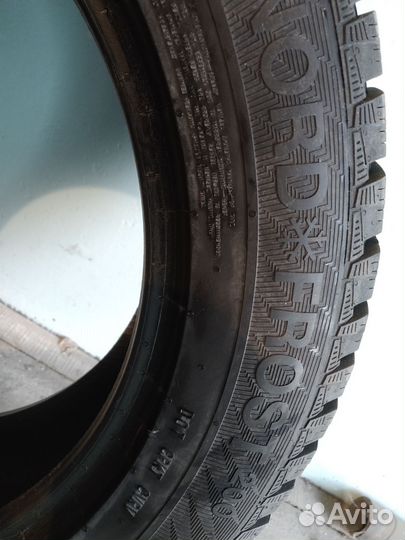 Gislaved Nord Frost 200 215/60 R17 96T