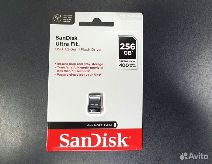 Флеш накопитель SanDisk Ultra Fit USB 3.2 32GB