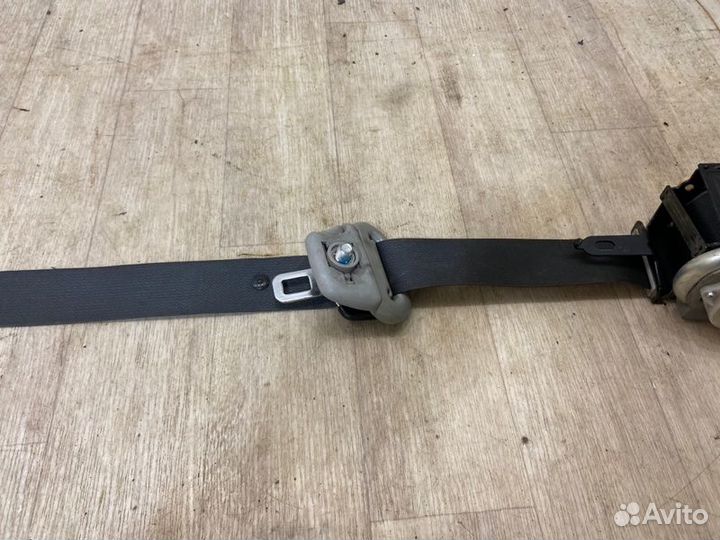 Ремень безопасности передний левый Mitsubishi