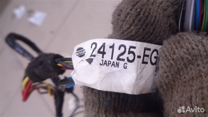 Проводка двери передней левой Nissan Fuga 2004-20