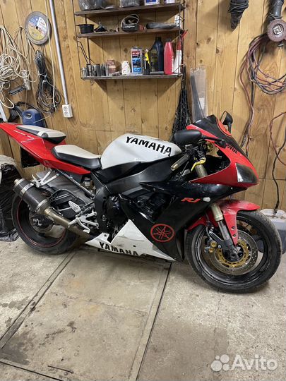 Ямаха R 1