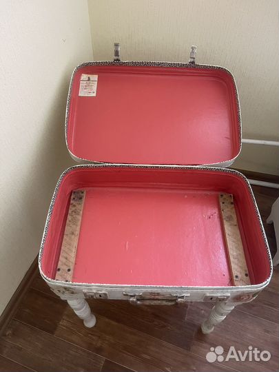 Стол винтажный из чемодана