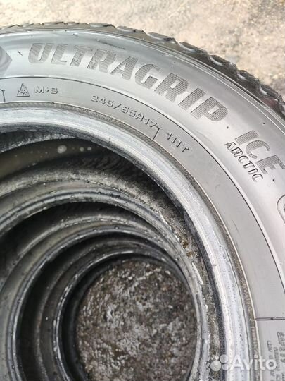 Goodyear UltraGrip 2 245/65 R17